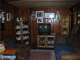 3rd image of 10 Oakwood Ln