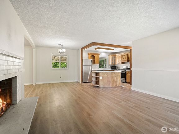 2nd image of 4202 79th Avenue W