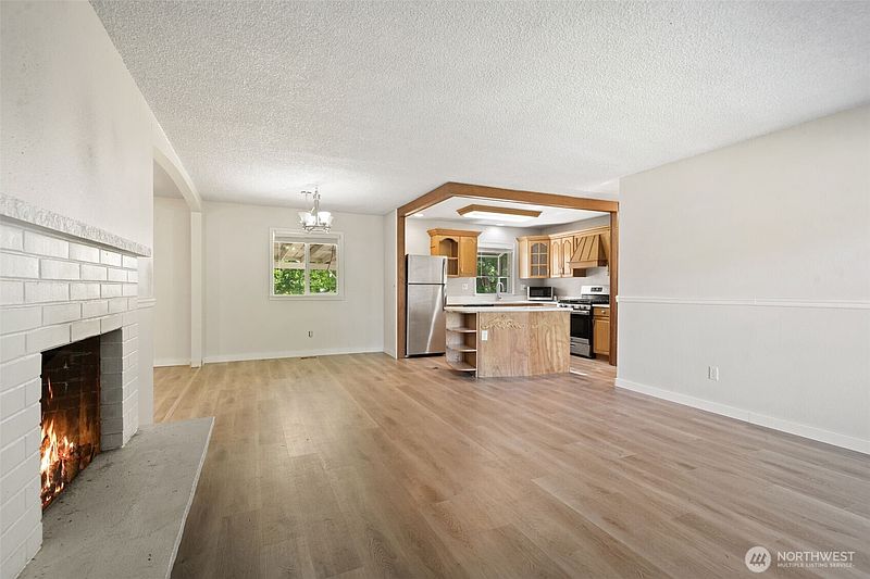 2nd image of 4202 79th Avenue W