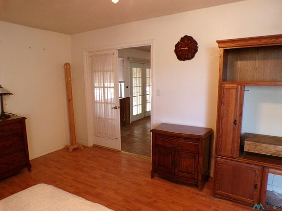 5th image of 1101 Saddler St
