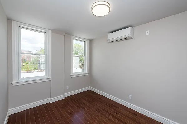 Rented by Nooklyn NYC LLC | media 53