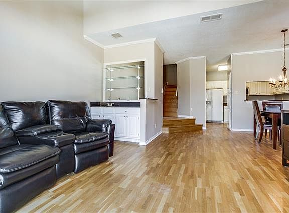 4th image of 6002 Auburndale Ave APT E