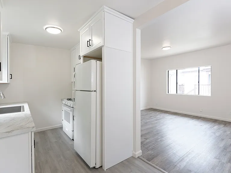 4357 Illinois St — Photo 15