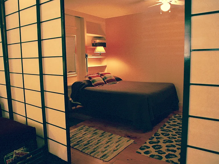 Bedroom/ office