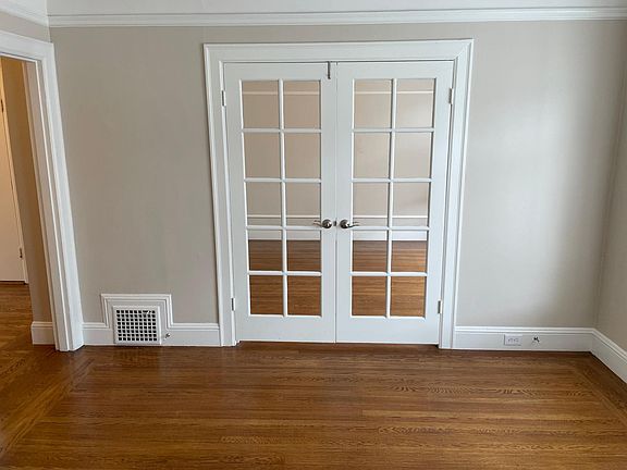2nd image of 22 Cervantes Blvd #2