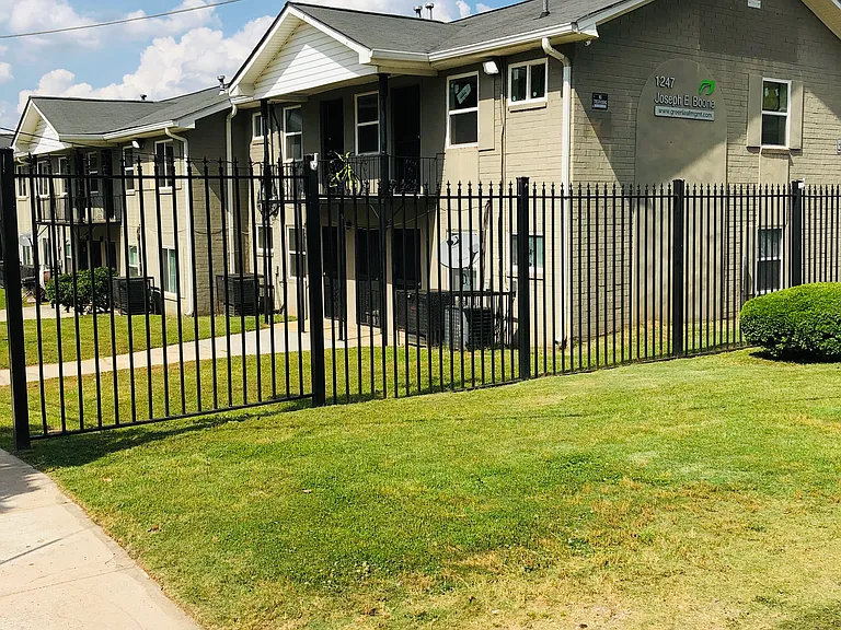 1247 Joseph E Boone Blvd NW — Photo 6