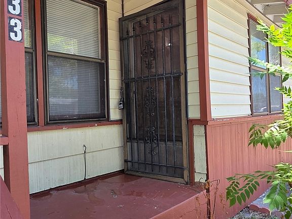 3rd image of 4533 Townsend St