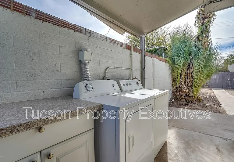 1040 E Linden St #A — Photo 20