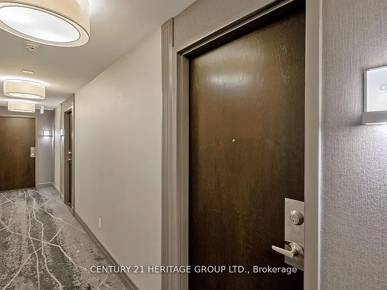 1 Avondale Ave #910 — Photo 4