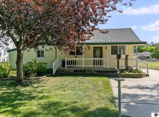 3781 Sumner St, Lincoln, NE 68506