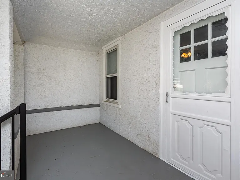 334 E Conestoga Rd — Photo 7
