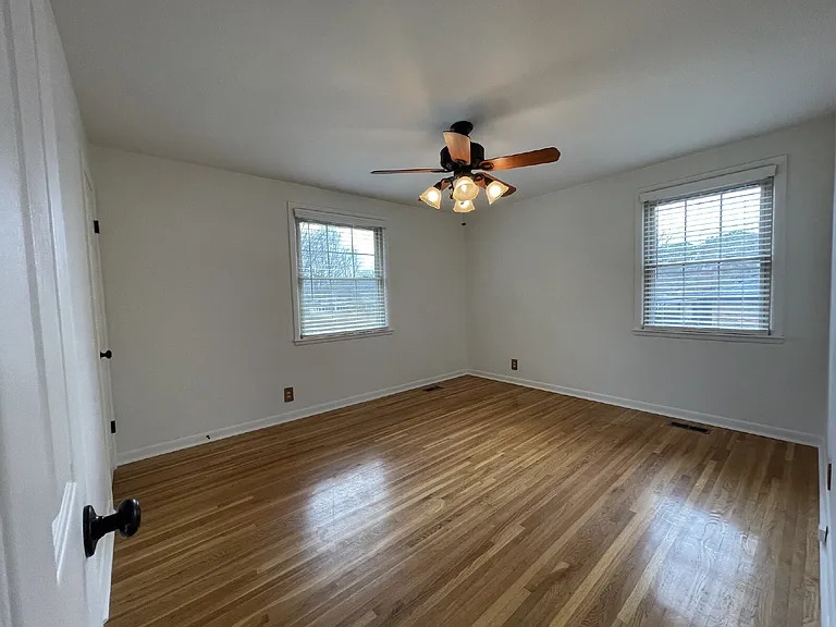 102 Crosby Dr — Photo 12