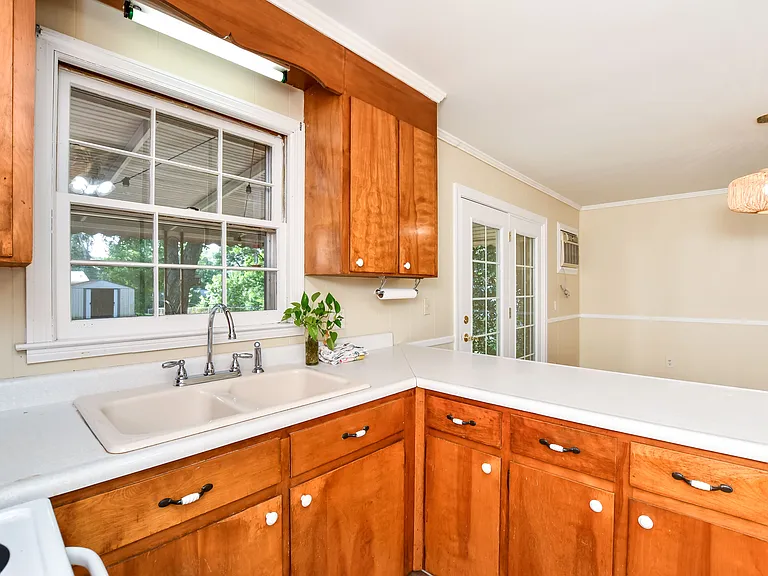 619 Heathwood Dr — Photo 11