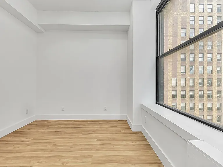 248 W 35th St #1007 — Photo 6