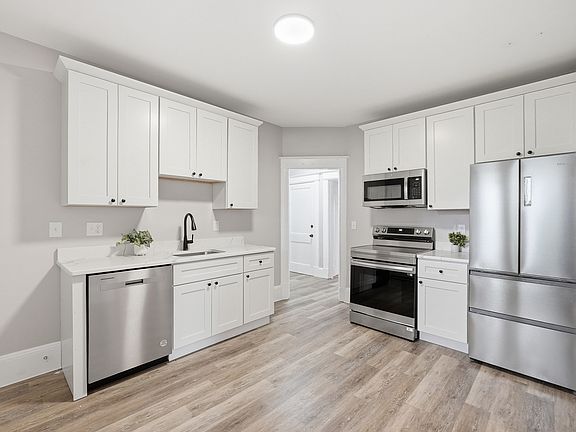 4th image of 3 Parkview Ter #2