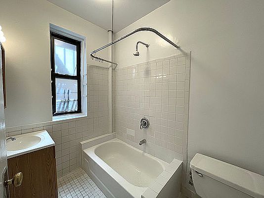 4th image of 867 W 181st St #4GG