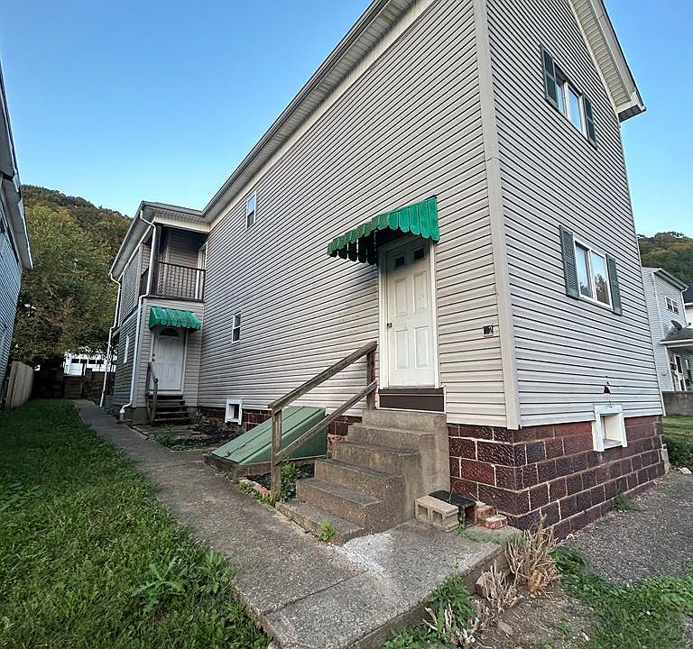 1st image of 32 Roosevelt Ave