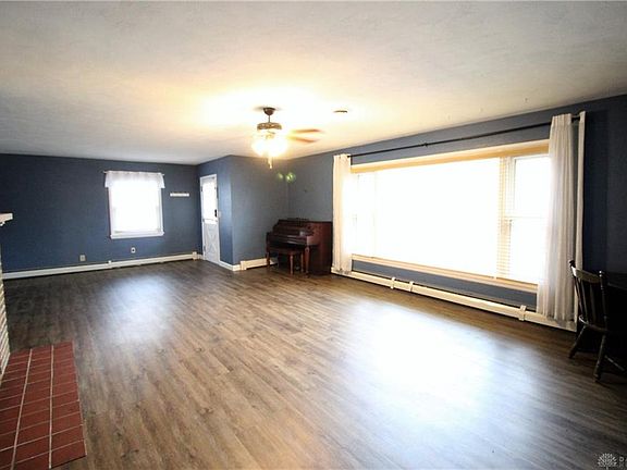 4th image of 234 Oakwood St