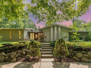 5700 Woodview Pass, Midland, MI 48642