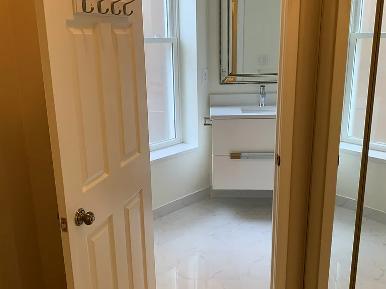 3138 N Clifton Ave #3 — Photo 19