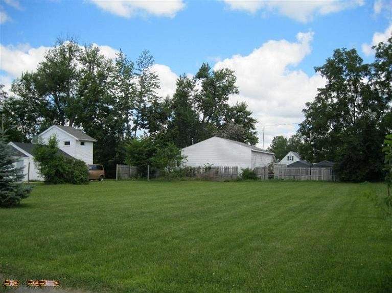 1st image of Lakeview Ave