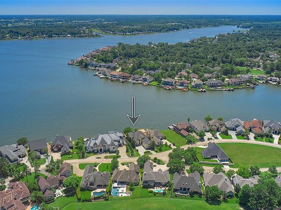 Located in the highly desirable neighborhood of Bentwater!