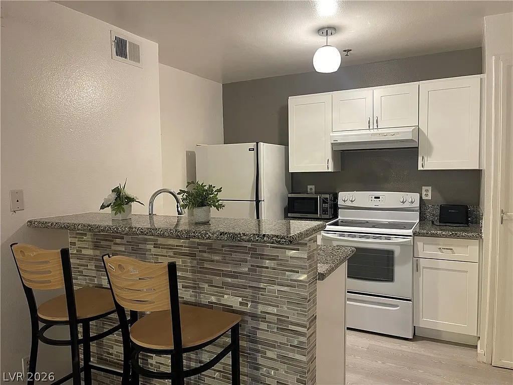 1 bed, 1.0 bath, 500 sqft, $950 — Photo 4