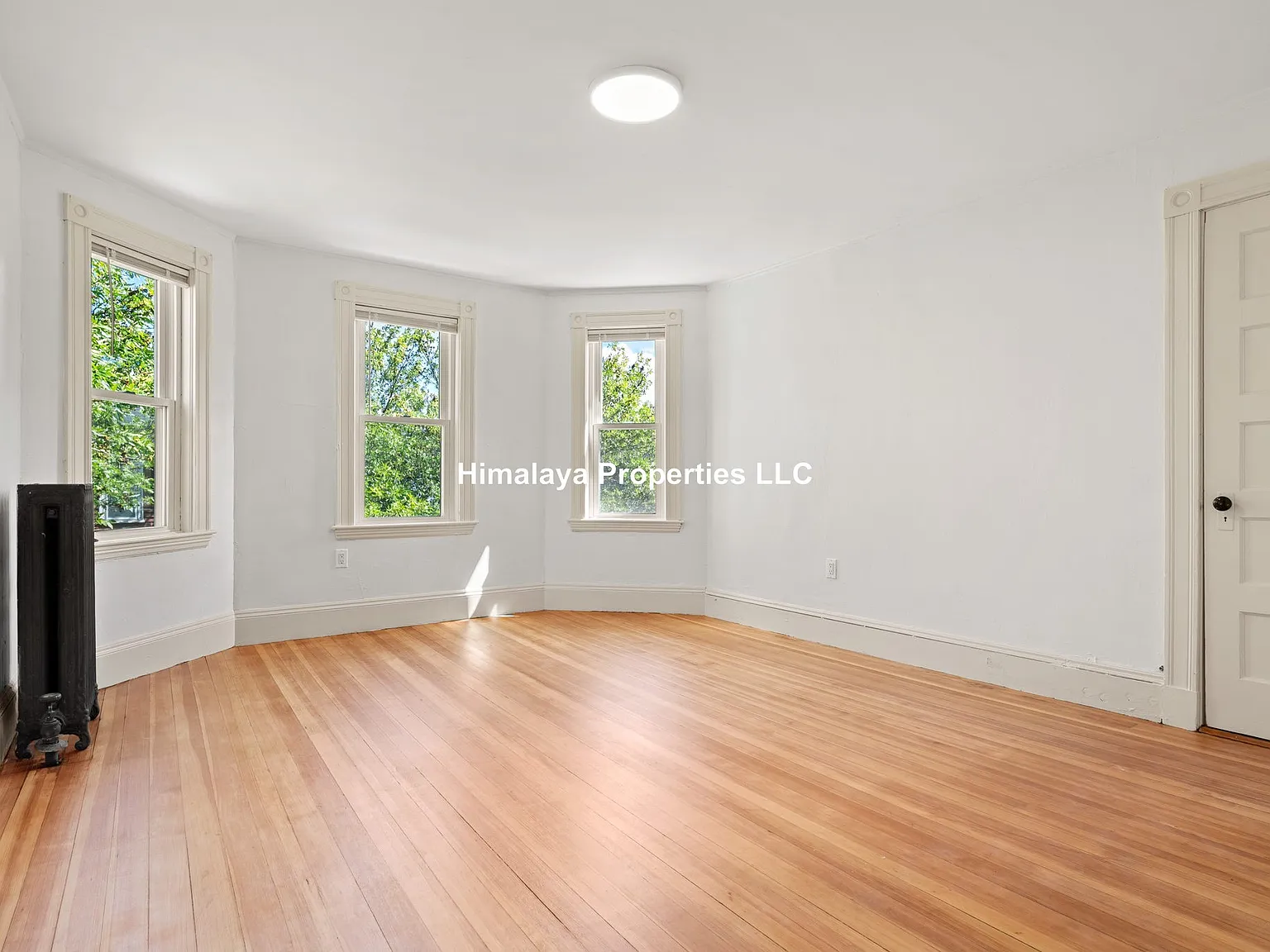 4 bed, 1.5 bath, $6,000 — Photo 3