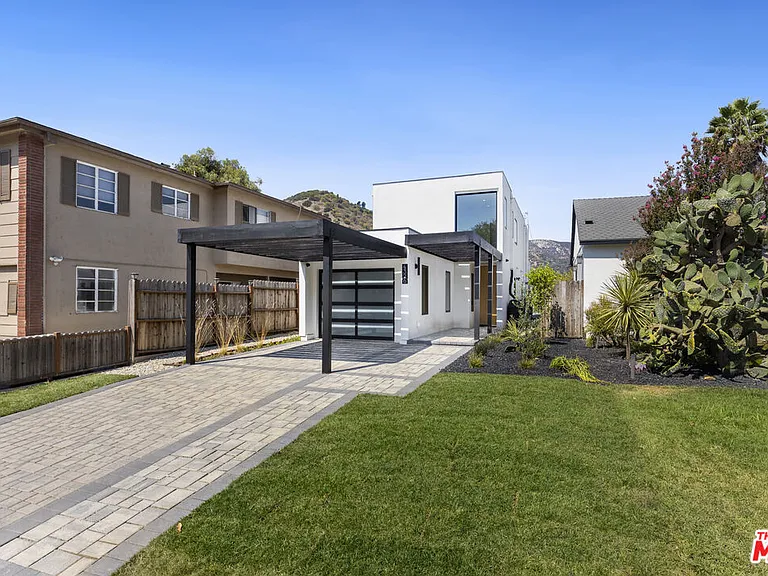 4326 Edenhurst Ave — Photo 1