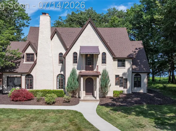 18460 Meridian Rd, Grosse Ile, MI 48138