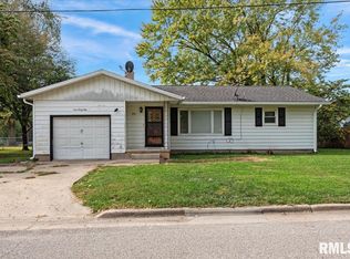 841 N 5th St, Riverton, IL