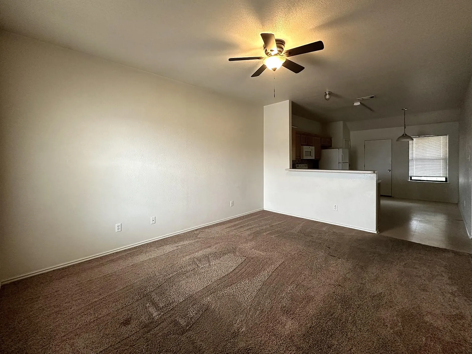 2 bed, 860 sqft, $950 — Photo 4
