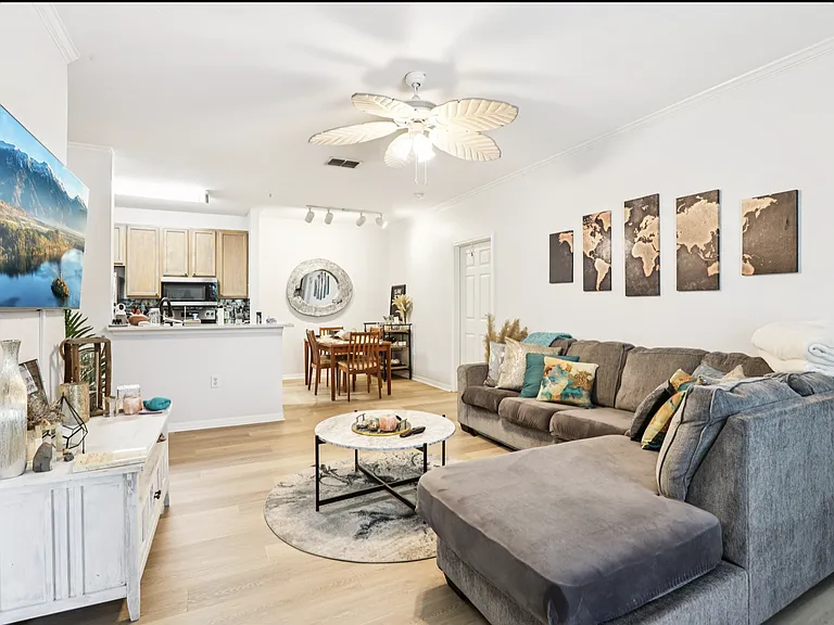 10125 Courtney Palms Blvd #201 — Photo 8