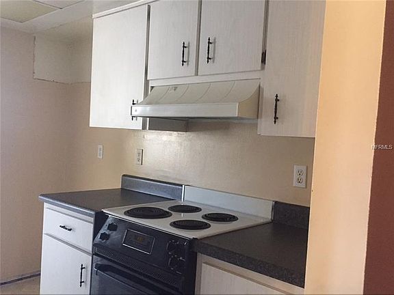 3rd image of 905 65th Avenue Dr W