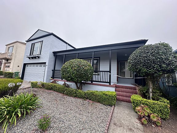 Nicely landscaped. Gardener included.