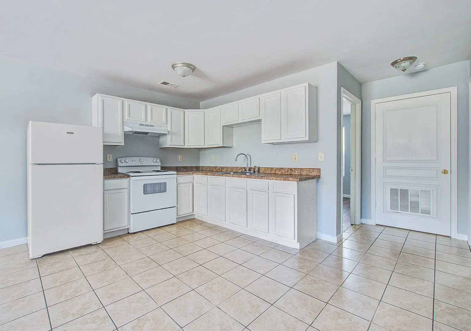Kenwood Garden Apartments — Photo 4