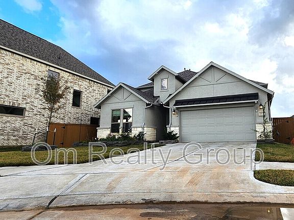 2nd image of 2913 Apple Rose Ln