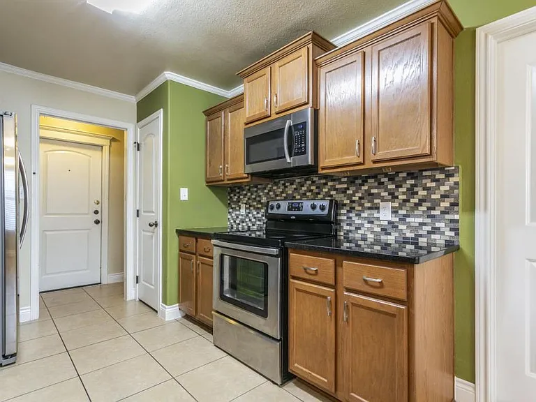 1200 Vanguard Ln — Photo 6