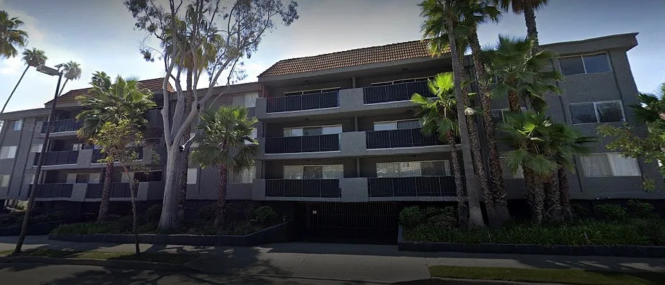 Building Photo 3