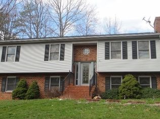 153 Fox Crest Dr, Lynchburg, VA 24502