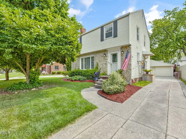 581 Sylvandale Ave, Oregon, OH 43616