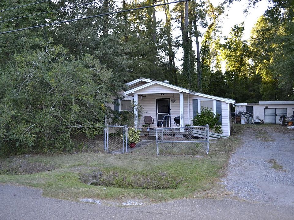 2nd image of 822 Coffee St