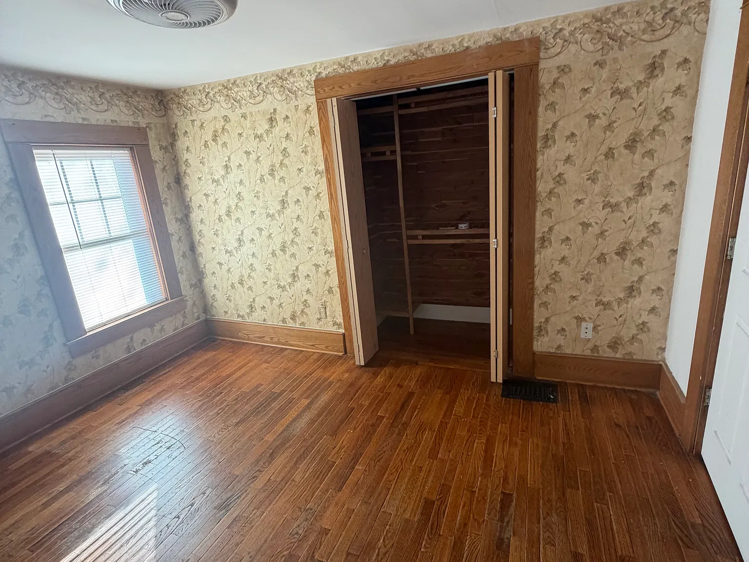 6 bed, 1768 sqft, $1,700 — Photo 4
