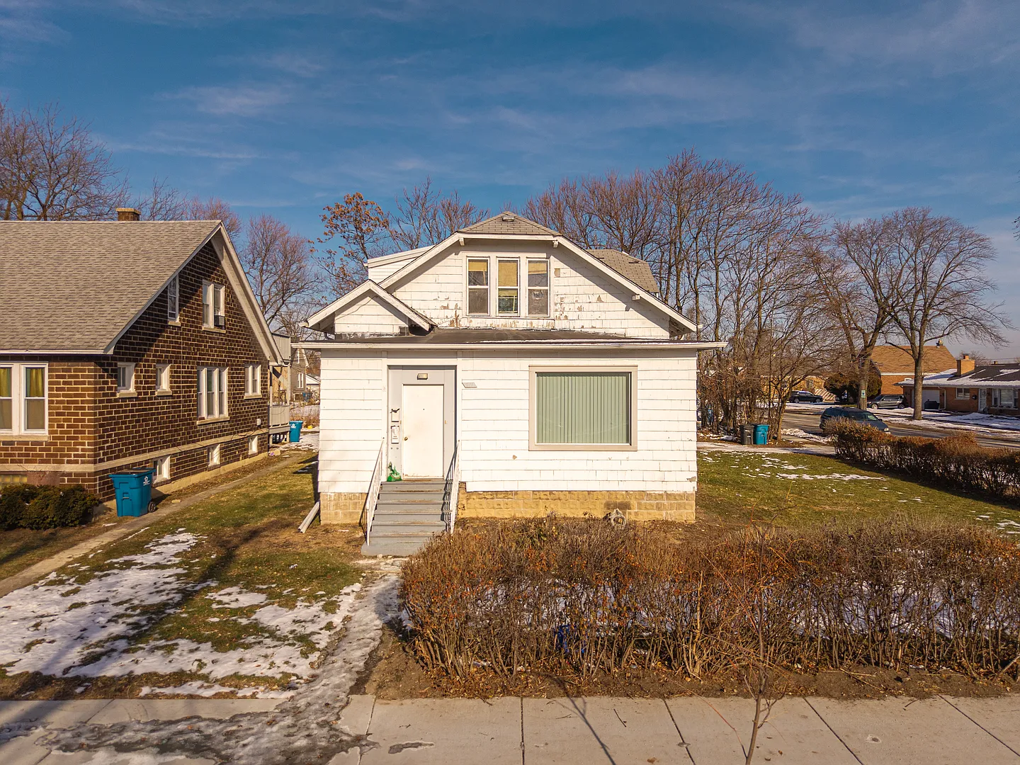 211 7th Pl photo 1