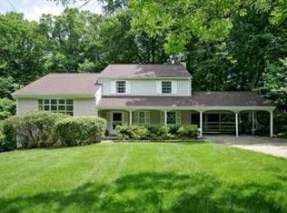 8523 W Howell Rd, Bethesda, MD 20817