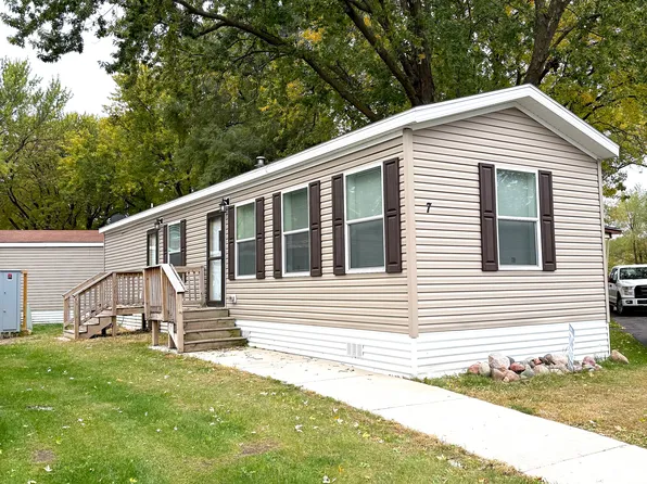 16962 Kenrick Ave Trailer 49, Lakeville, MN 55044