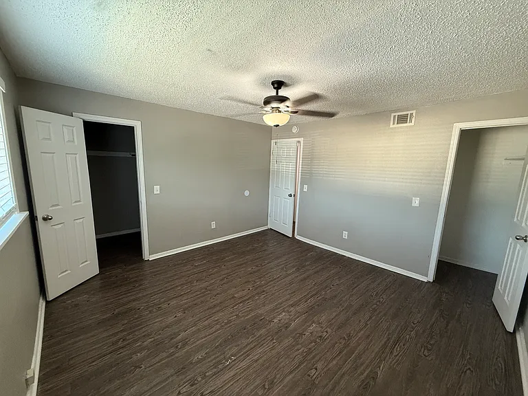 1316 N Norman Ave — Photo 5