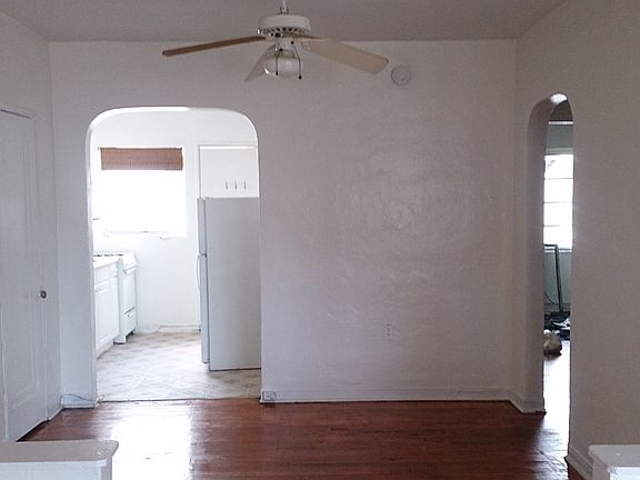 4th image of 722 15th St APT 3