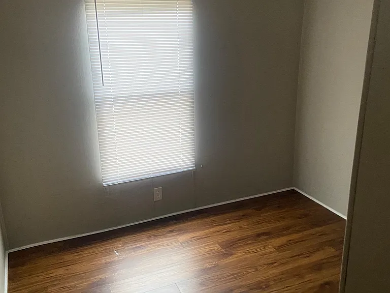 149 Ireland Dr — Photo 9