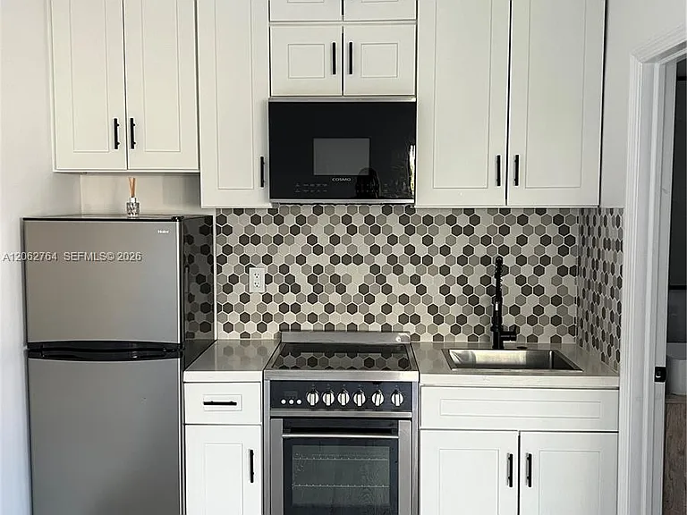 7128 Indian Creek Dr #8 — Photo 1